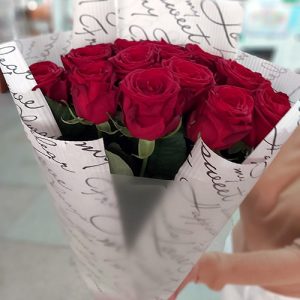 11 красных роз в Бердянске фото