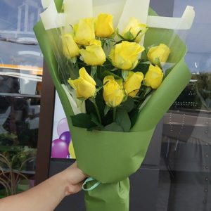 11 жовтих троянд у Бердянську фото