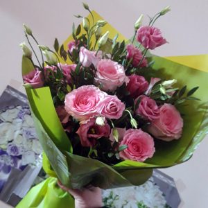 букет розовых эустом в Бердянске фото