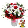 Букет "Новогодний подарочек" розы, хризантемы, новогодний декор и шоколадный дед мороз
