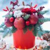 Шляпная коробка "Снежный сад" яблоки, розы и новогодний декор