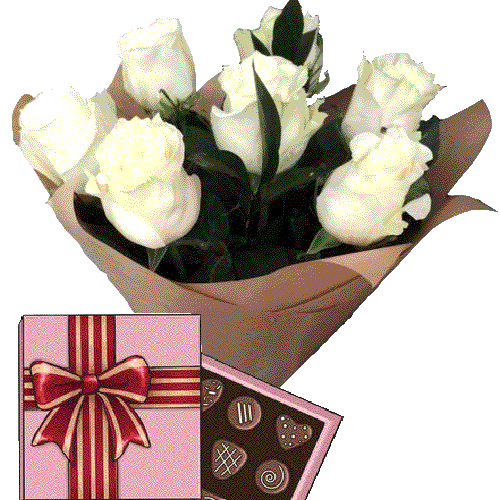 Фото товара 7 белых роз с конфетами