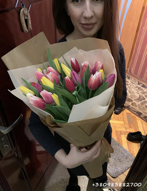 букет тюльпанов микс фото