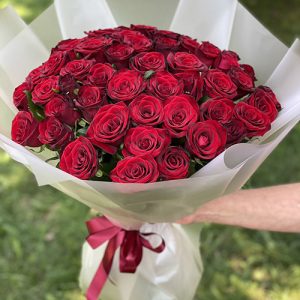 букет 51 красная роза в Бердянске фото